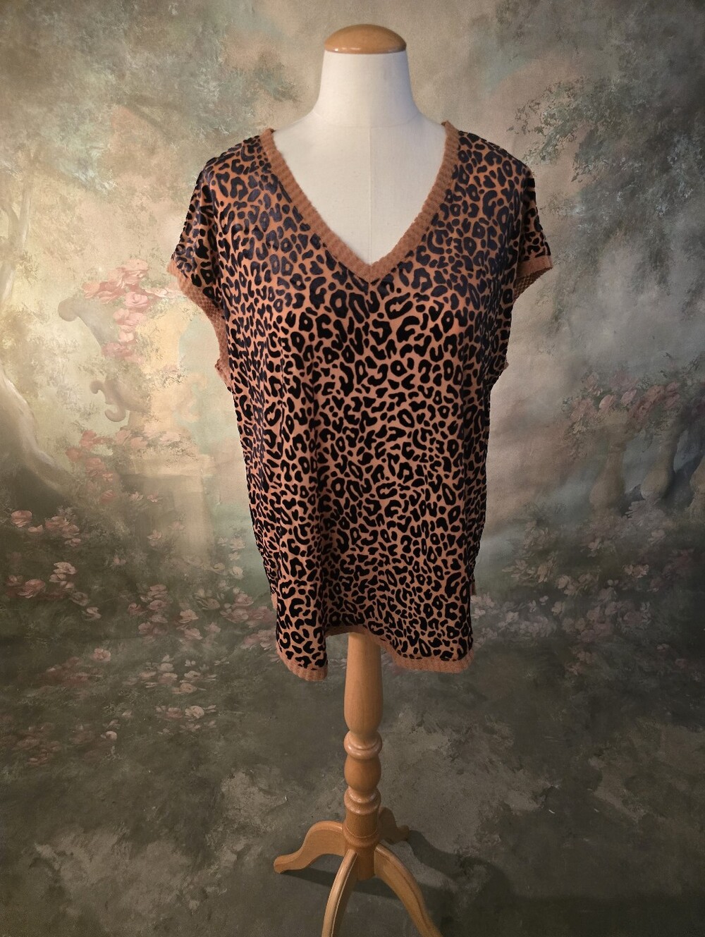 Jodifl Leopard Print Vneck Drop Shoulder Blouse S